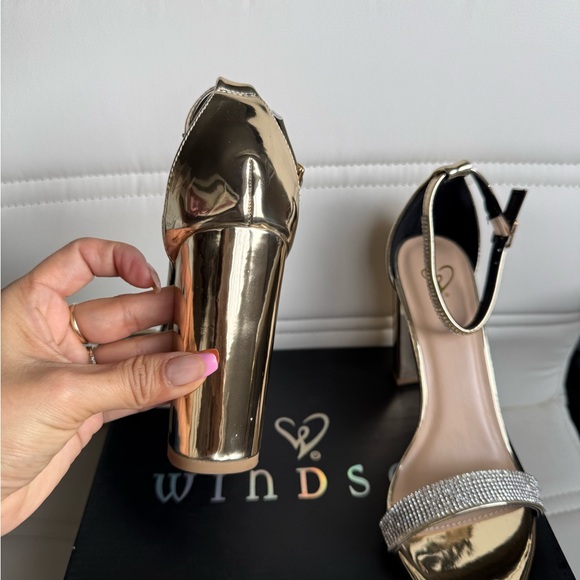 Windsor Gold Rhinestone Block Heel Sandals Size 6.5 NWT Glam Ankle Strap Heels - Picture 3 of 10